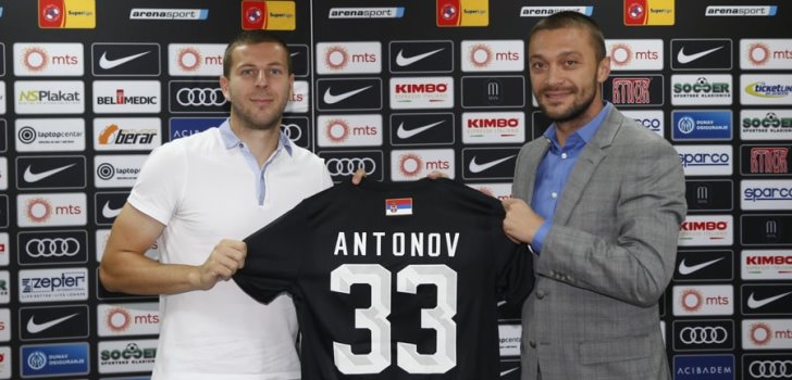 FK Radnički Niš - Saša Stojanović je produžio ugovor sa Radničkim na još  godinu dana.